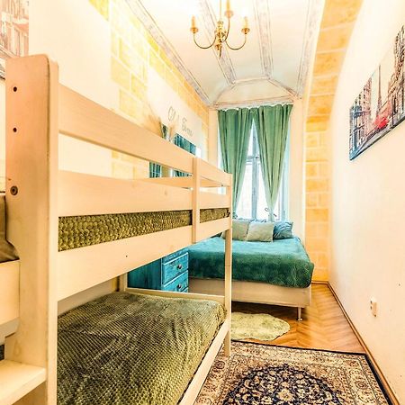 Fairytale Castle Apartment Praha Bagian luar foto